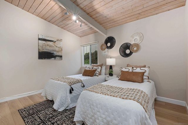 5145 San Aquario Dr, San Diego, CA 92109