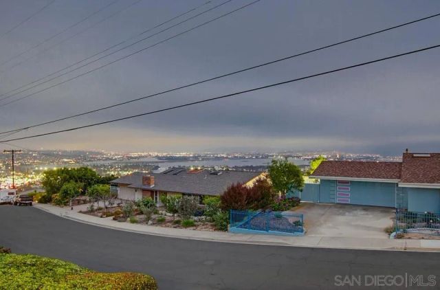 5145 San Aquario Dr, San Diego, CA 92109