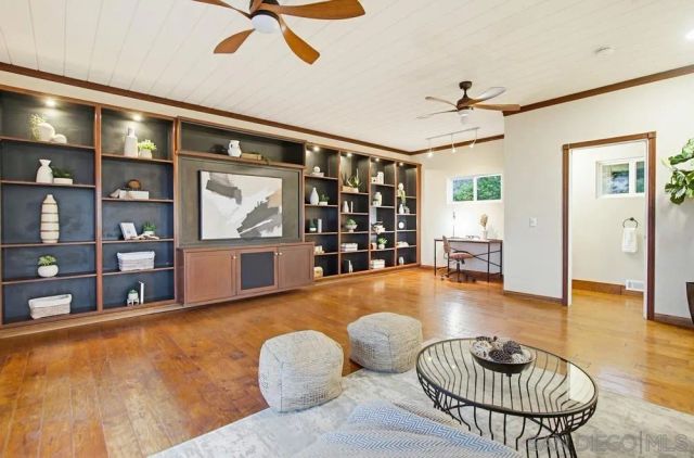 5145 San Aquario Dr, San Diego, CA 92109