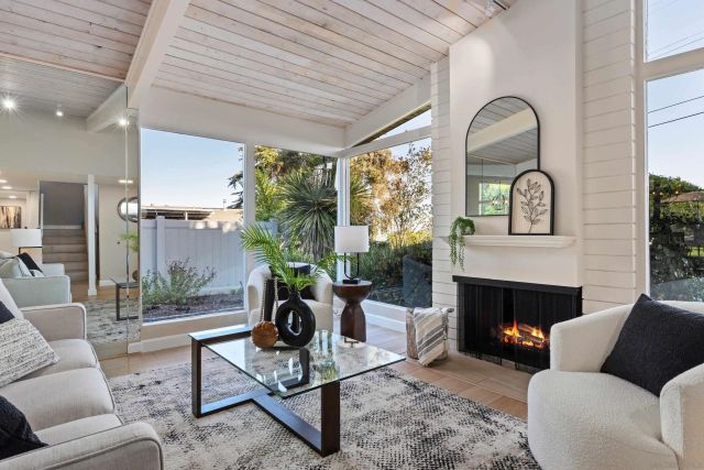 5145 San Aquario Dr, San Diego, CA 92109