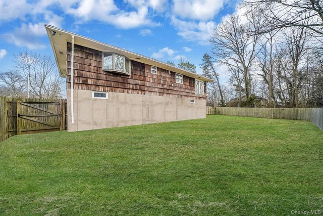 38 Groveland Park Boulevard, Sound Beach, NY 11789