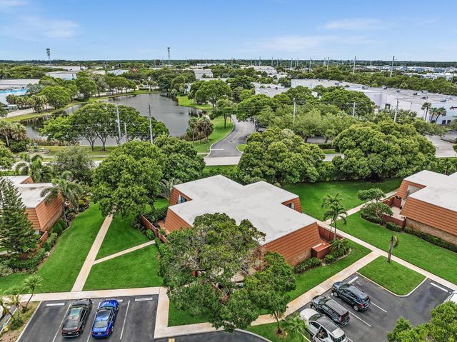 2961 SW 11th Place N, Deerfield Beach, FL 33442