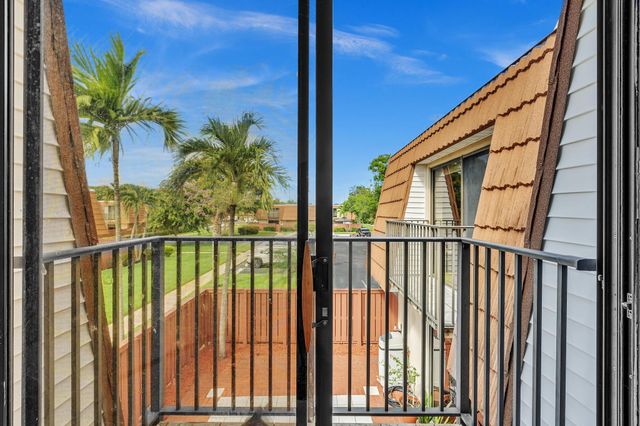 2961 SW 11th Place N, Deerfield Beach, FL 33442