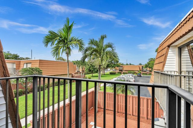 2961 SW 11th Place N, Deerfield Beach, FL 33442