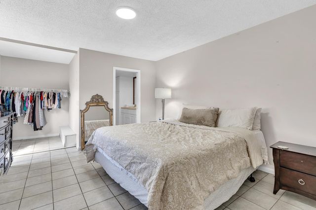 2961 SW 11th Place N, Deerfield Beach, FL 33442