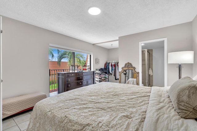 2961 SW 11th Place N, Deerfield Beach, FL 33442