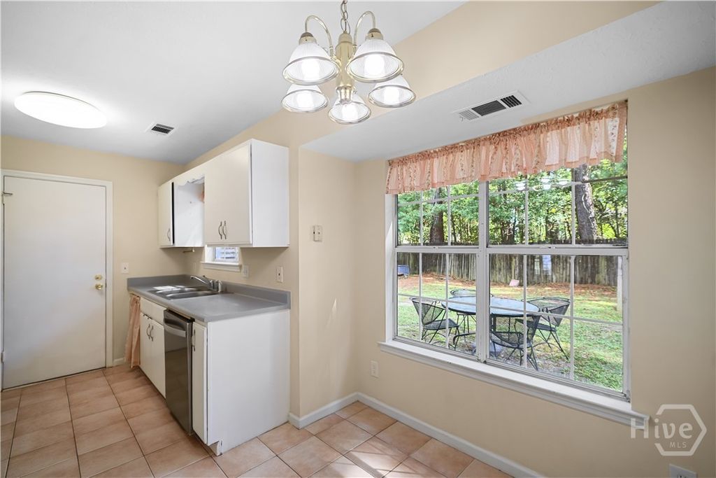Image 16 of property listing at 145 Blue Heron Drive, Richmond Hill, GA 31324