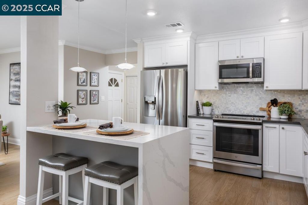 2501 Pine Knoll Dr 2, Walnut Creek, CA 94595