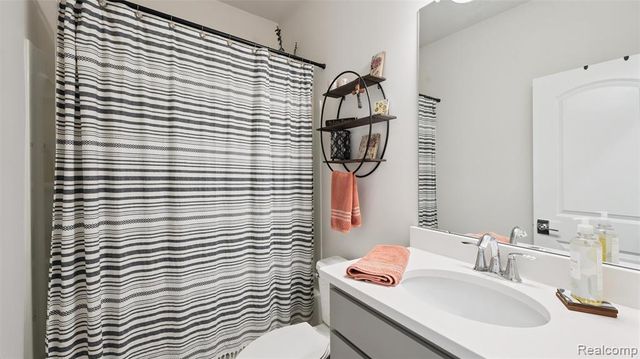 193 Coppice Way, White Lake, MI 48386