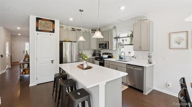 193 Coppice Way, White Lake, MI 48386