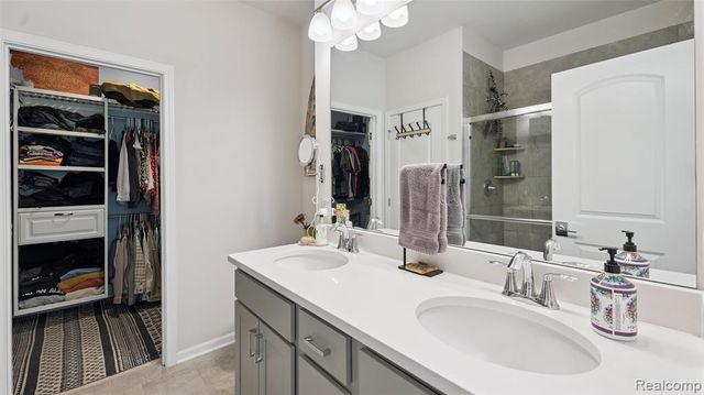 193 Coppice Way, White Lake, MI 48386