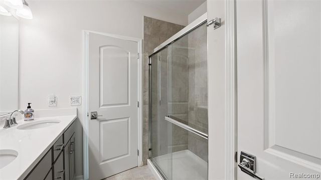 193 Coppice Way, White Lake, MI 48386