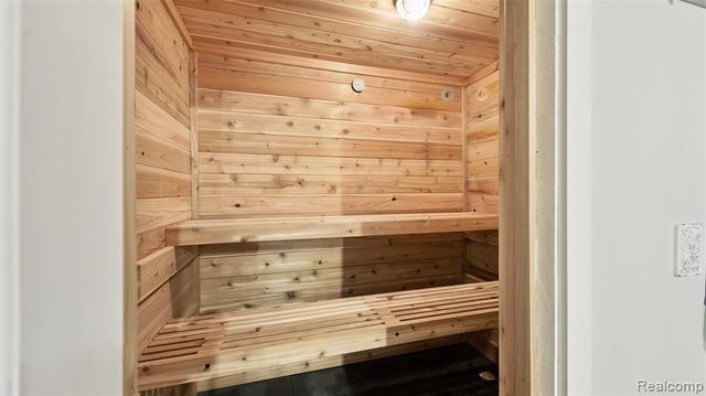 193 Coppice Way, White Lake, MI 48386