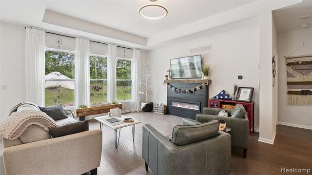 193 Coppice Way, White Lake, MI 48386