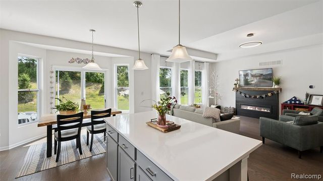 193 Coppice Way, White Lake, MI 48386