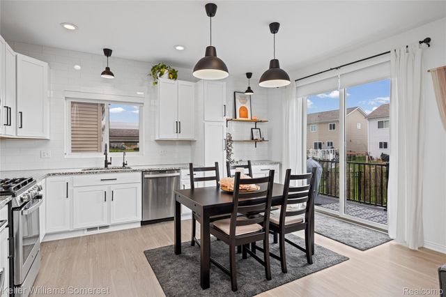 328 Hidden River E, Holly Township, MI 48442