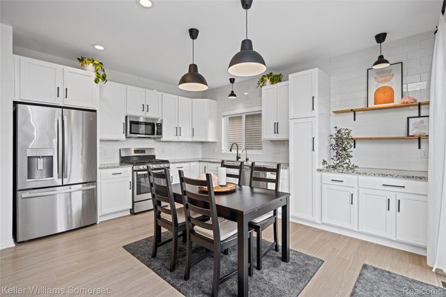 328 Hidden River E, Holly Township, MI 48442