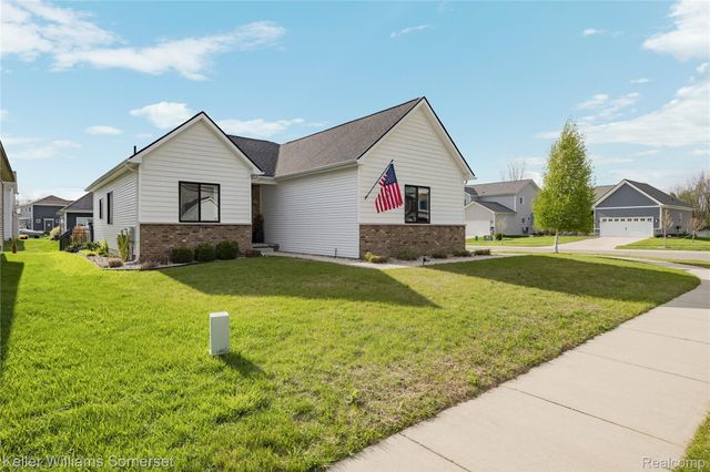 328 Hidden River E, Holly Township, MI 48442