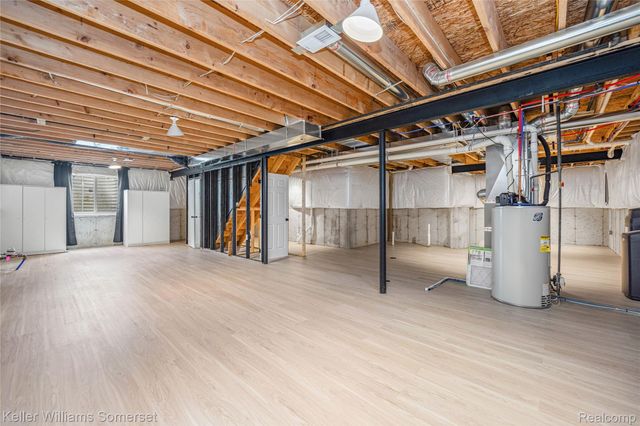 328 Hidden River E, Holly Township, MI 48442
