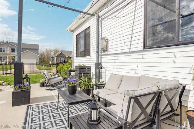 328 Hidden River E, Holly Township, MI 48442