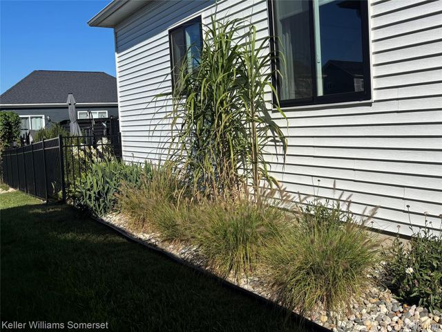 328 Hidden River E, Holly Township, MI 48442