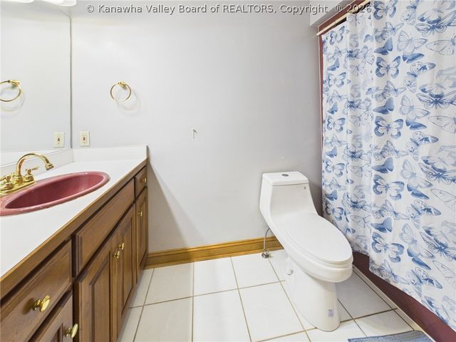 416 Arrowhead Drive, Hurricane, WV 25526
