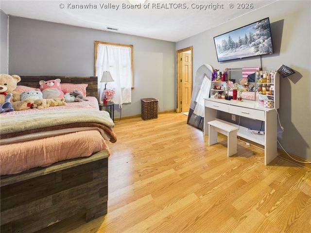 416 Arrowhead Drive, Hurricane, WV 25526