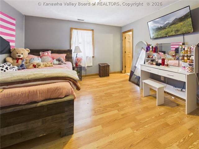 416 Arrowhead Drive, Hurricane, WV 25526