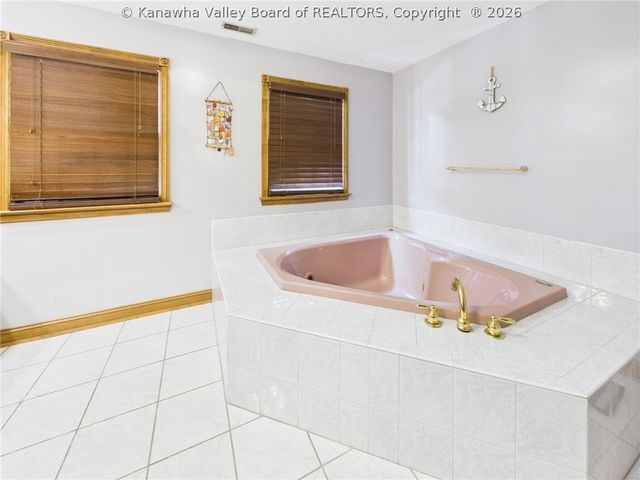 416 Arrowhead Drive, Hurricane, WV 25526