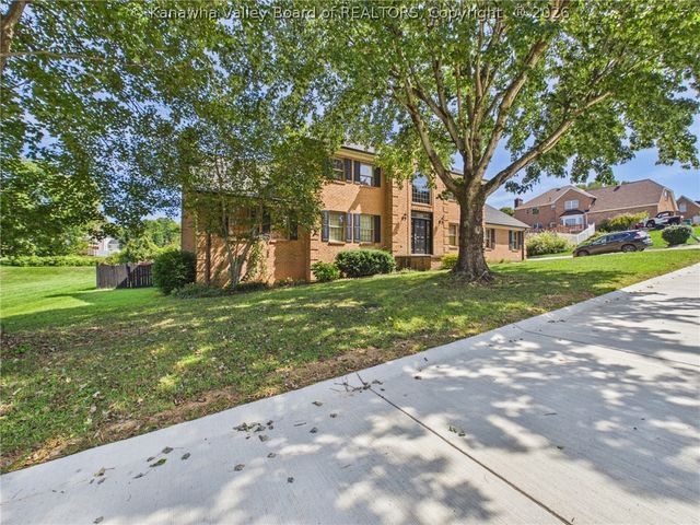 416 Arrowhead Drive, Hurricane, WV 25526