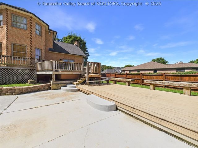 416 Arrowhead Drive, Hurricane, WV 25526