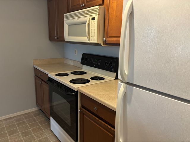 110 Leafwood Lane 190, Groton, CT 06340