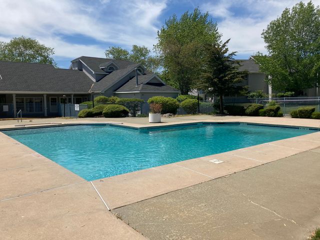 110 Leafwood Lane 190, Groton, CT 06340