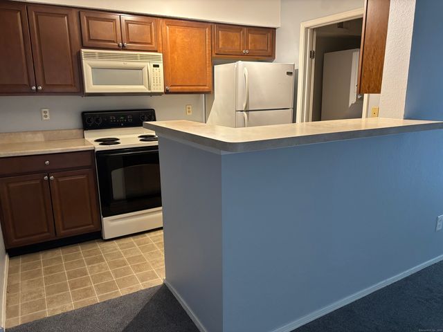 110 Leafwood Lane 190, Groton, CT 06340