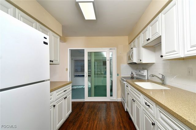 13 Hamlin CT, Lehigh Acres, FL 33936