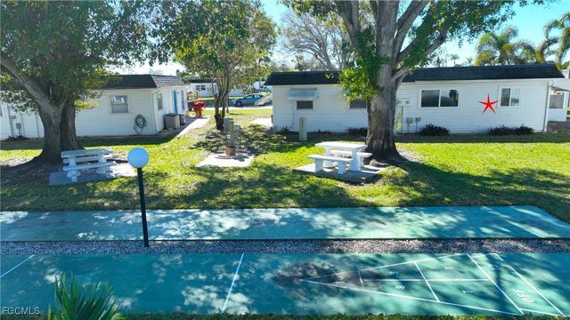 13 Hamlin CT, Lehigh Acres, FL 33936