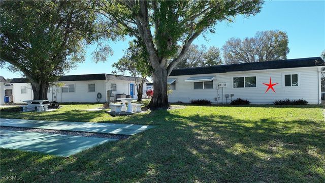 13 Hamlin CT, Lehigh Acres, FL 33936