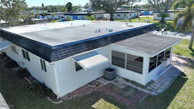 13 Hamlin CT, Lehigh Acres, FL 33936