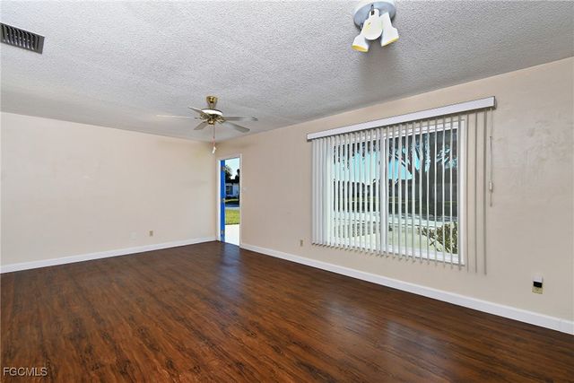 13 Hamlin CT, Lehigh Acres, FL 33936