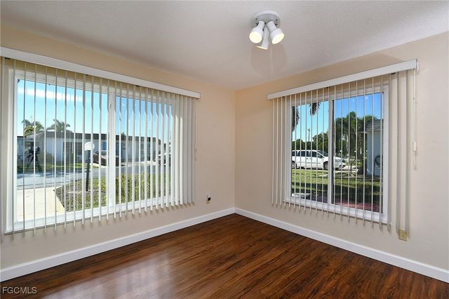 13 Hamlin CT, Lehigh Acres, FL 33936