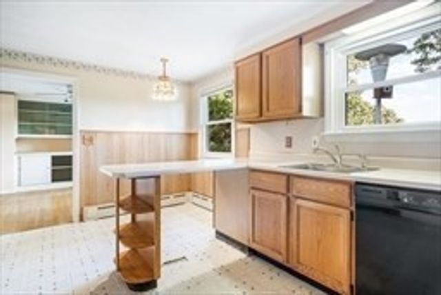 45 Indian Hill Rd, Worcester, MA 01606