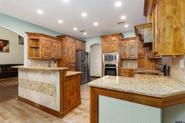 20761 County Road 3302, Brownsboro, TX 75756