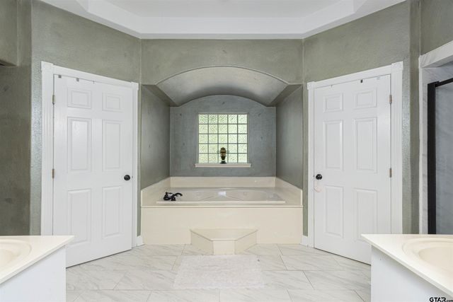 20761 County Road 3302, Brownsboro, TX 75756