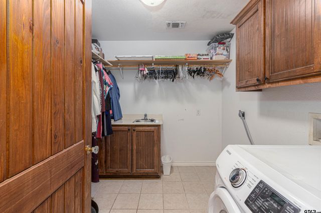 20761 County Road 3302, Brownsboro, TX 75756