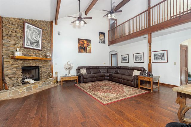 20761 County Road 3302, Brownsboro, TX 75756