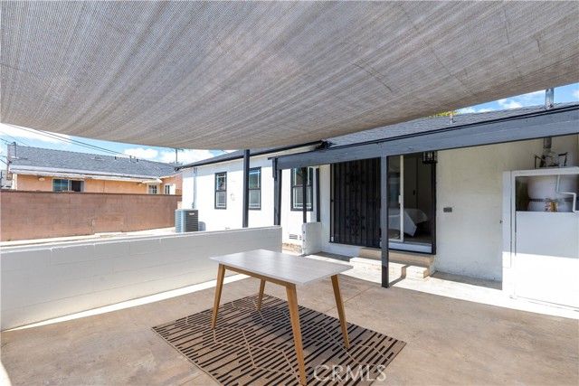 5968 Gardendale, South Gate, CA 90280