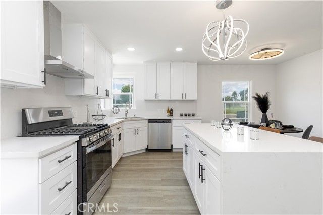 5968 Gardendale, South Gate, CA 90280