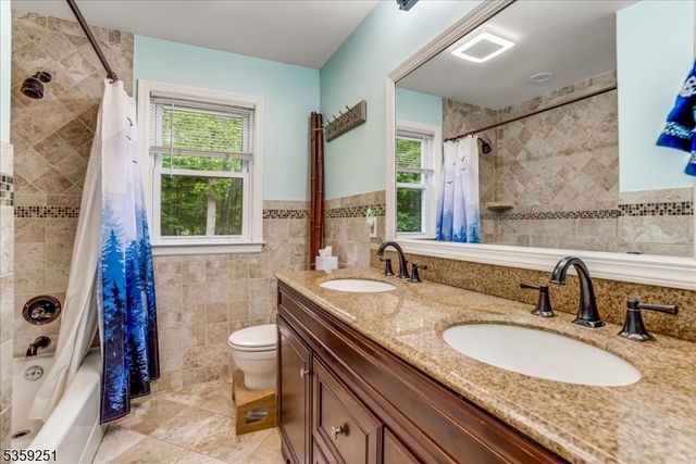 4 Highland Ct, Parsippany-troy Hills Twp., NJ 07950