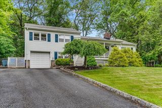 4 Highland Ct, Parsippany-troy Hills Twp., NJ 07950