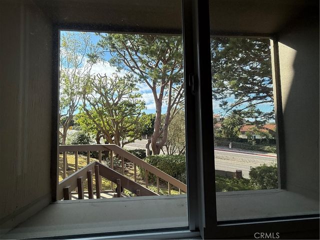 1 Cresta Verde Drive, Rolling Hills Estates, CA 90274